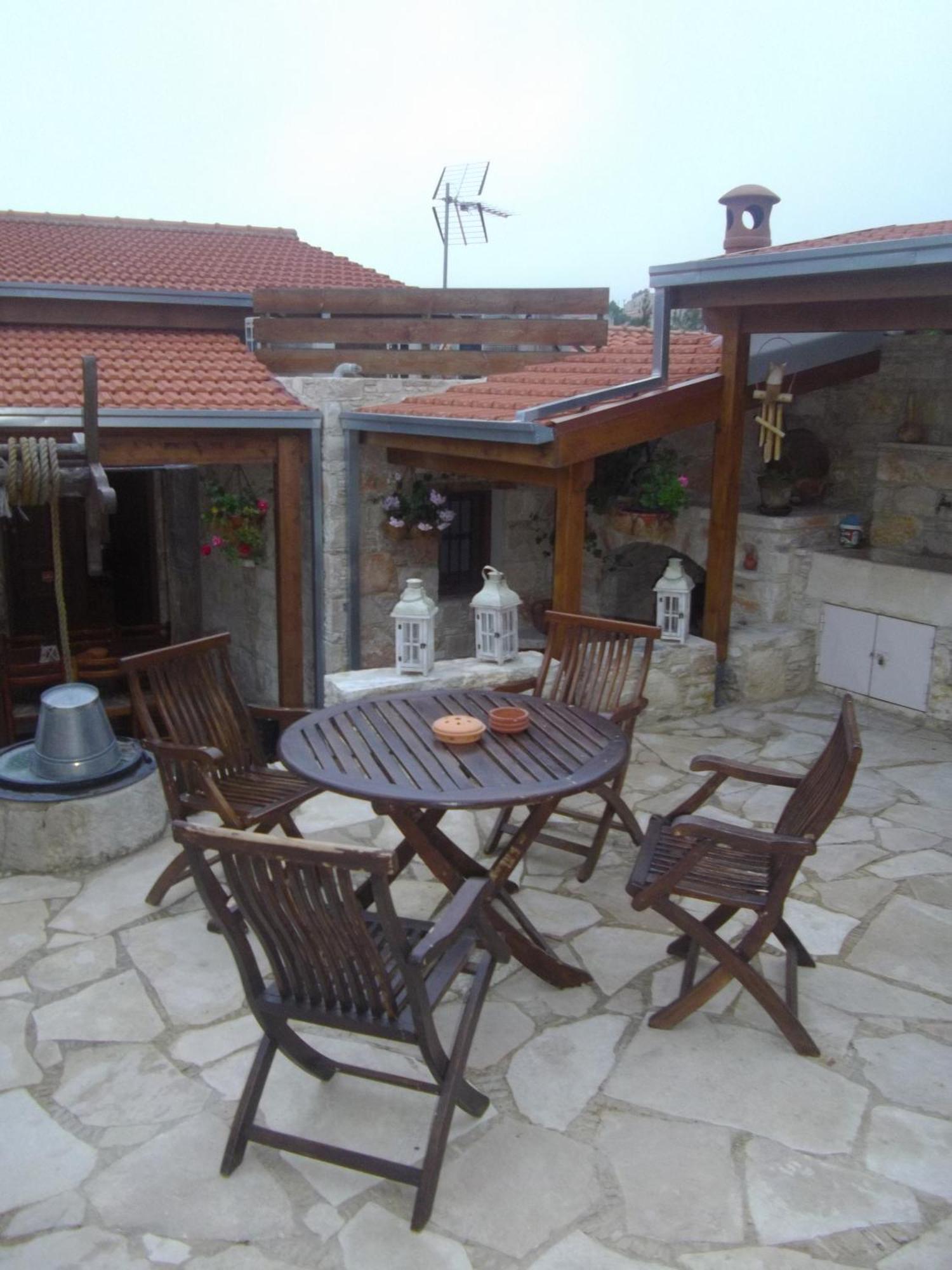 Xenios Cottages Lofou Oda fotoğraf